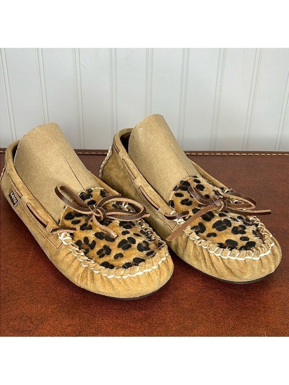 Lamo Slippers Size 5